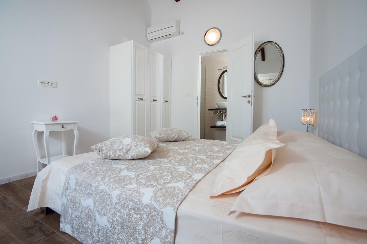 Luxury Villa Kate - In Lucice Bay With Turquoise Sea, Amazing Seaviews, And Heated Pool Milna  Exterior foto