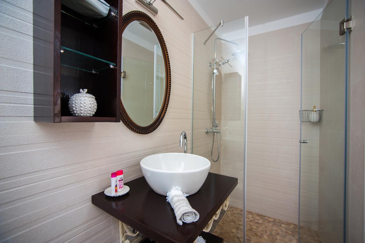Luxury Villa Kate - In Lucice Bay With Turquoise Sea, Amazing Seaviews, And Heated Pool Milna  Exterior foto