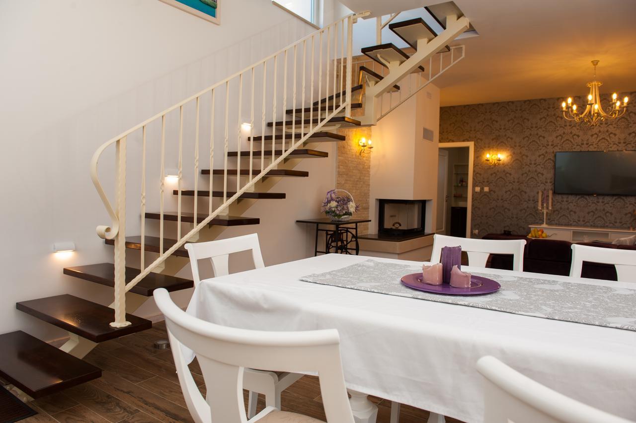 Luxury Villa Kate - In Lucice Bay With Turquoise Sea, Amazing Seaviews, And Heated Pool Milna  Exterior foto