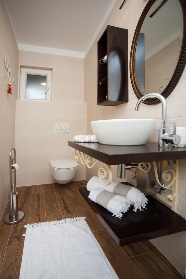 Luxury Villa Kate - In Lucice Bay With Turquoise Sea, Amazing Seaviews, And Heated Pool Milna  Exterior foto