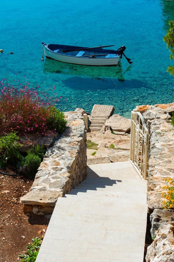 Luxury Villa Kate - In Lucice Bay With Turquoise Sea, Amazing Seaviews, And Heated Pool Milna  Exterior foto