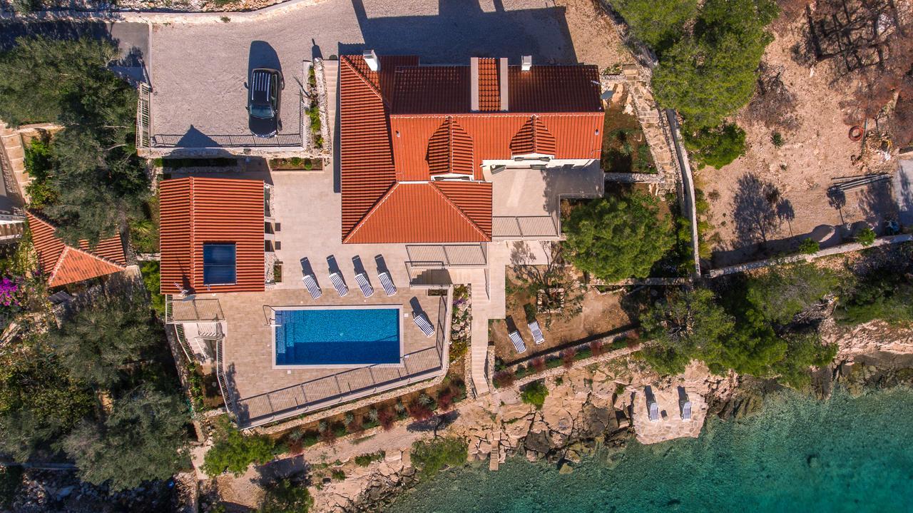 Luxury Villa Kate - In Lucice Bay With Turquoise Sea, Amazing Seaviews, And Heated Pool Milna  Exterior foto