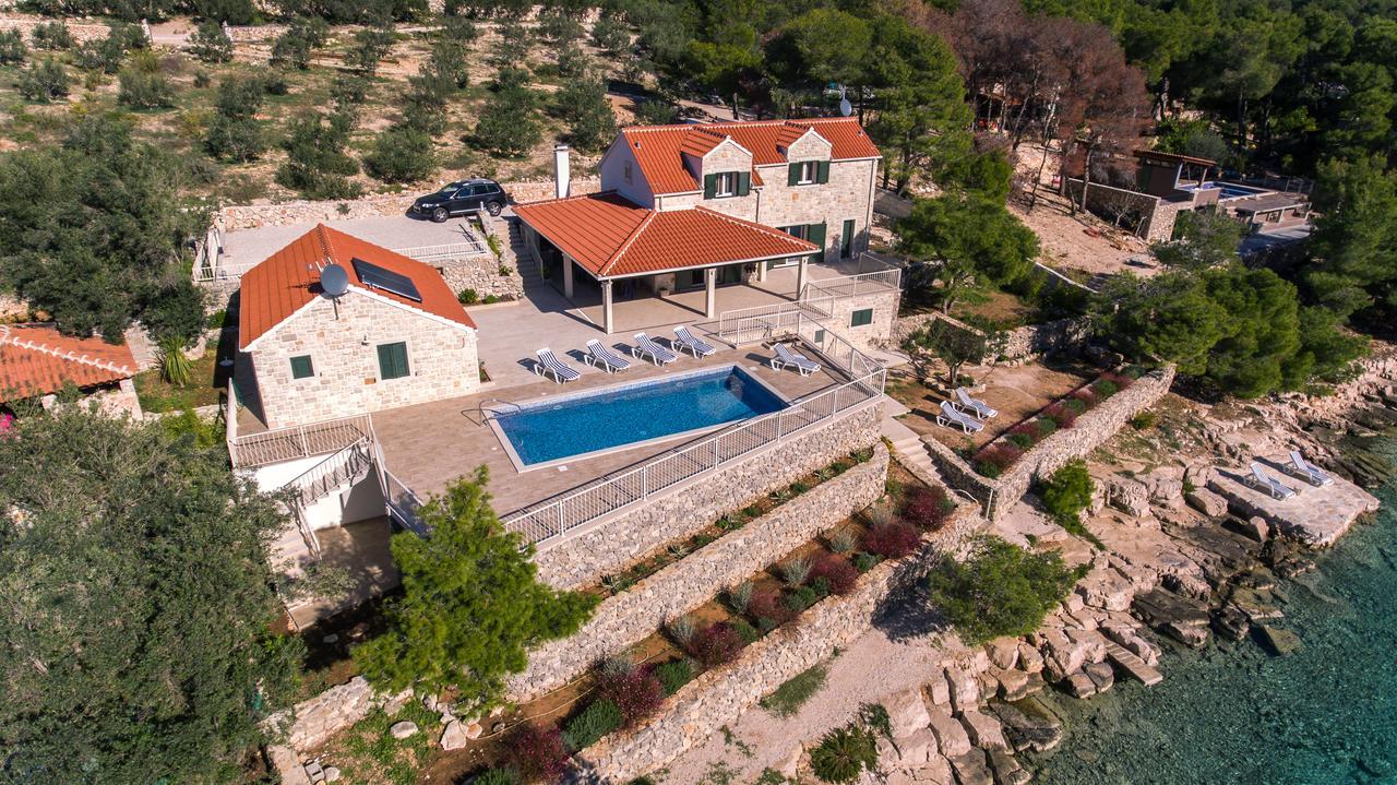 Luxury Villa Kate - In Lucice Bay With Turquoise Sea, Amazing Seaviews, And Heated Pool Milna  Exterior foto